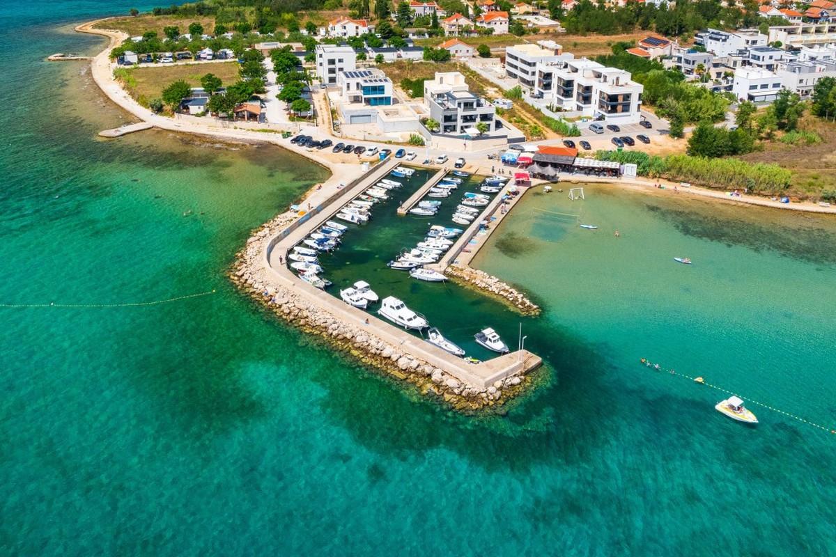 001-1033-02-Zadar-area-luxury-villa-first-row-to-the-sea-for-sale