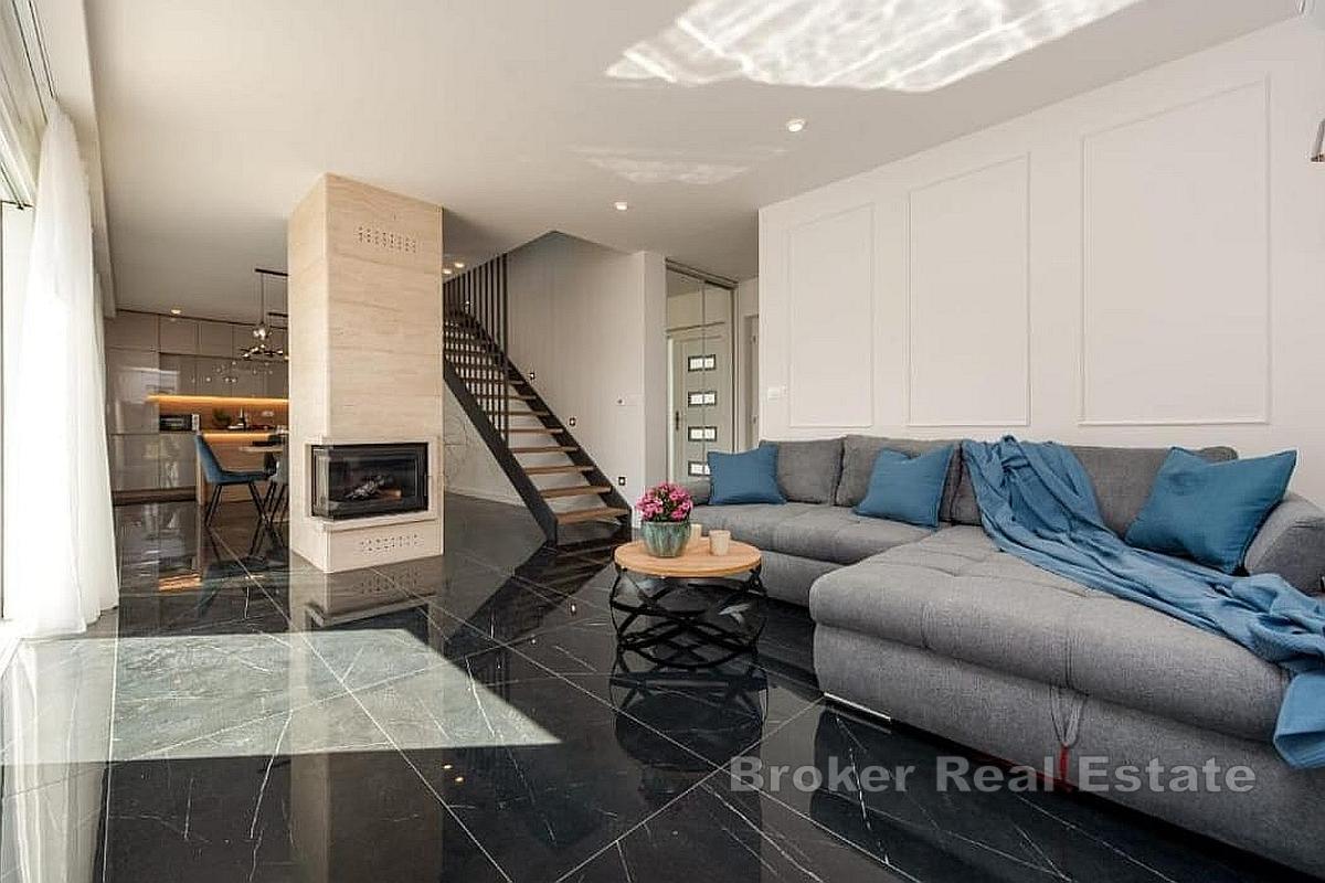 Modernes Haus mit Pool, nur 70 m vom Meer entfernt