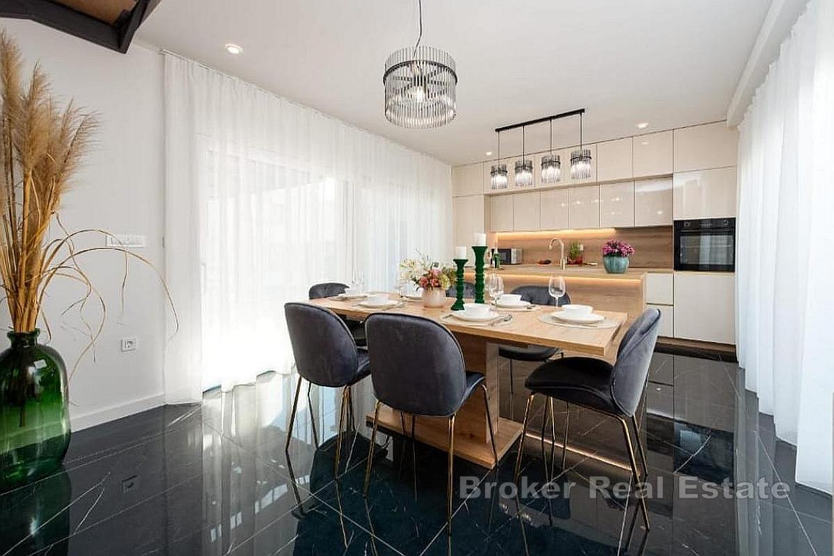 Modernes Haus mit Pool, nur 70 m vom Meer entfernt