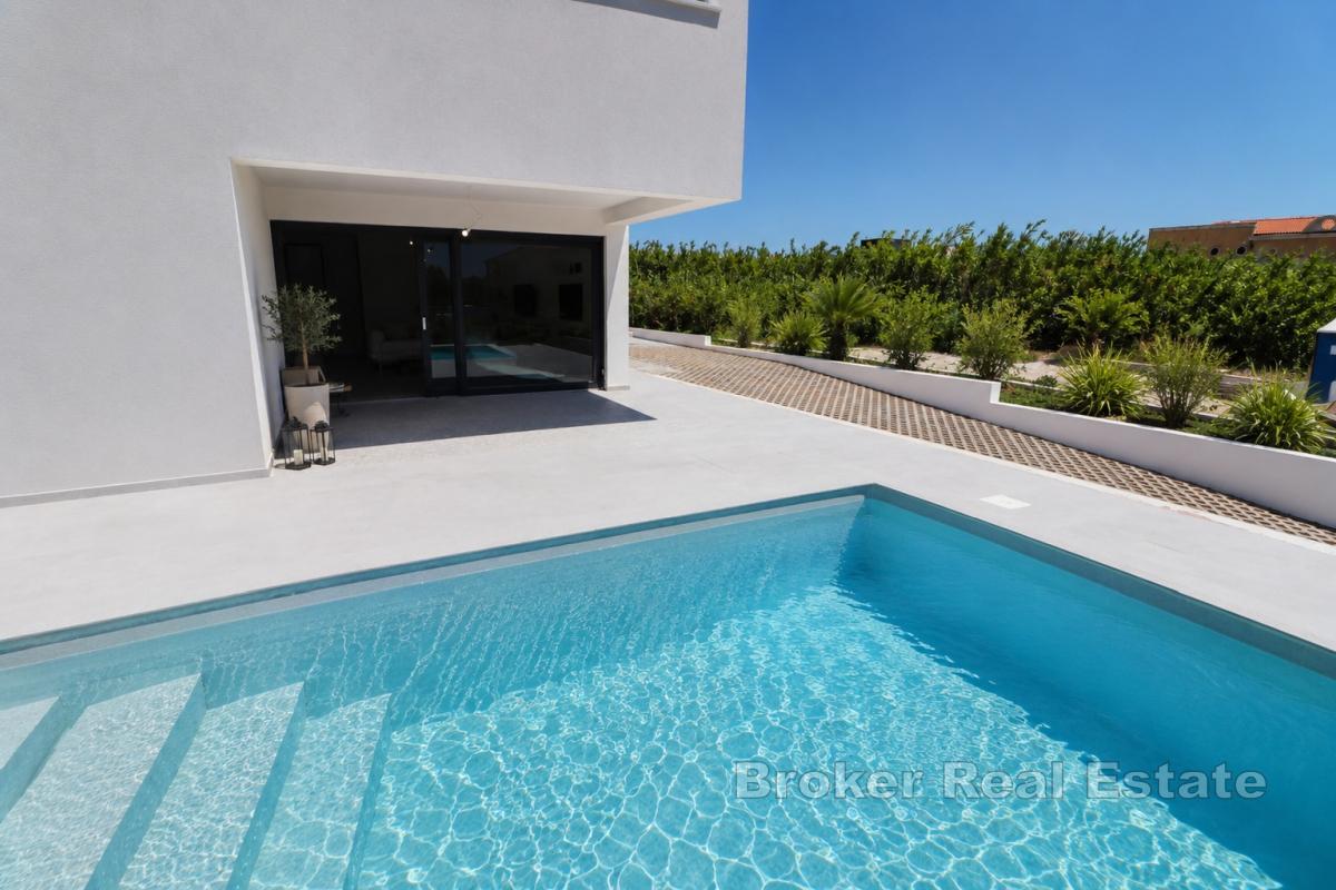 Appartamento di lusso con piscina privata e giardino, a 60 m dal mare