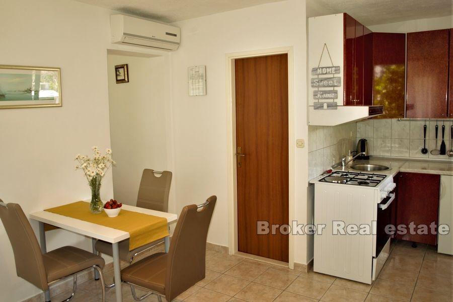 Građevinsko zemljište s malom kućom