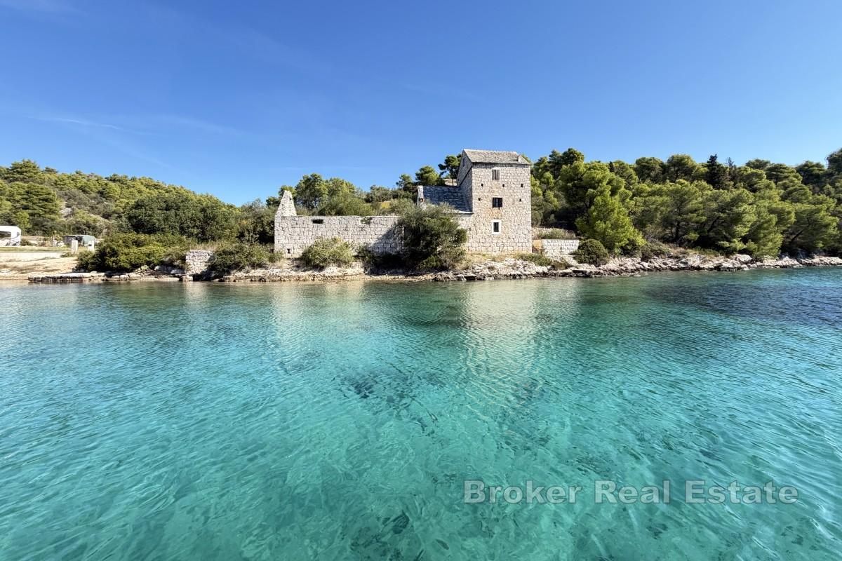 Kleines Schloss, erste Reihe zum Meer