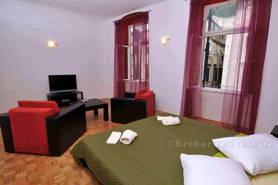 Maison unique, à vendre