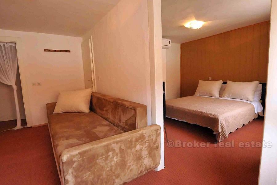 Maison unique, à vendre