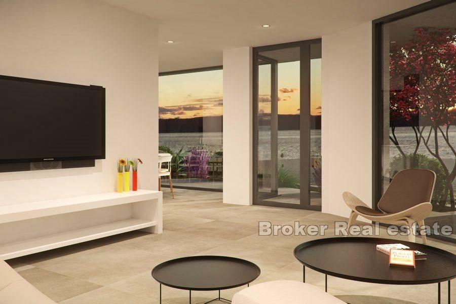 Terrain avec projet première rangée de la mer