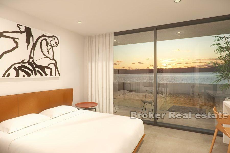 Land with project first row to the sea