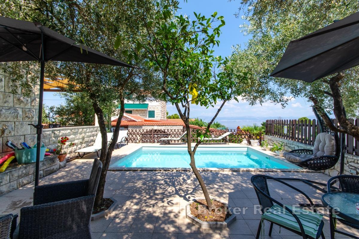 Villetta bifamiliare con vista mare