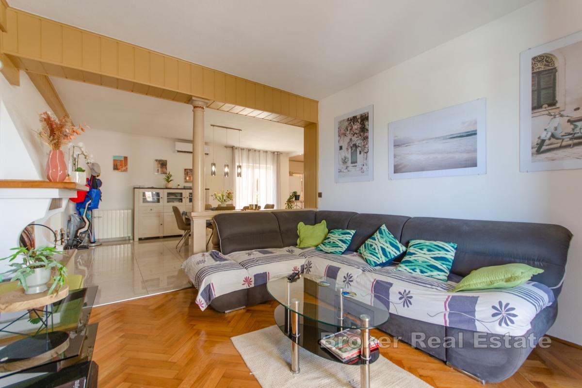 Villetta bifamiliare con vista mare