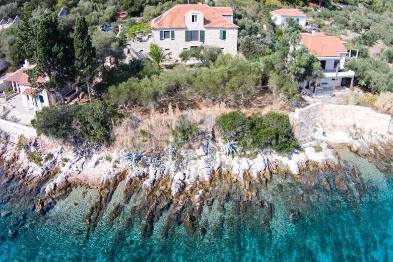 Stone villa, til salgs