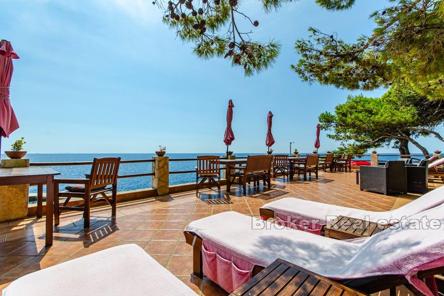 Family villa with swimming pool, waterfront