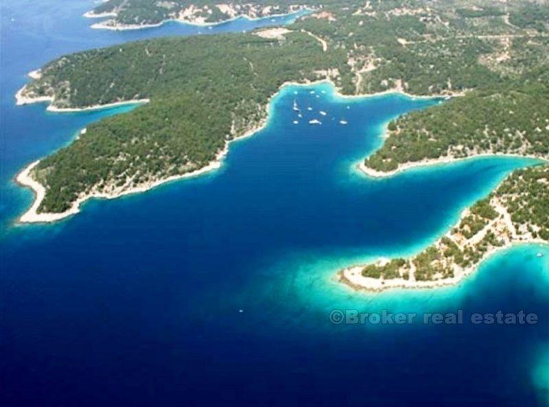 Kuća prvi red do mora, na izvrsnoj lokaciji