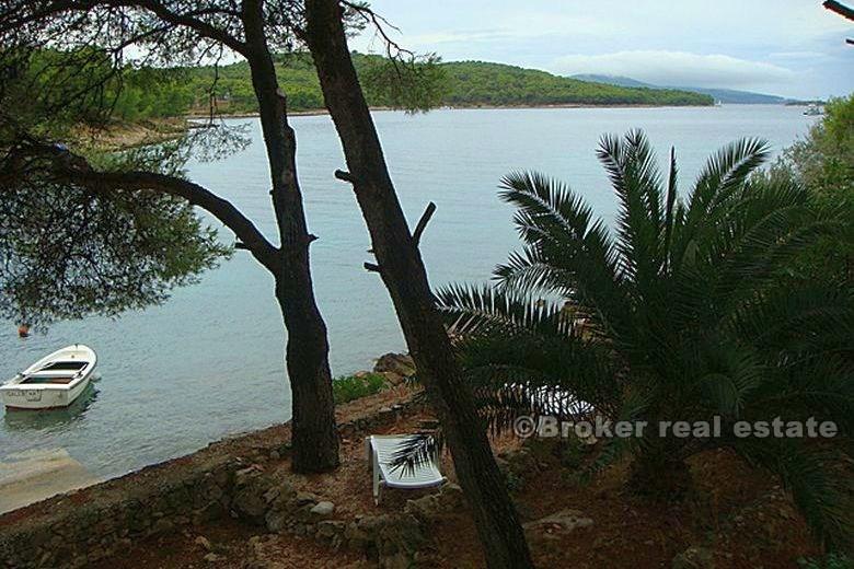 Huset første raden til sjøen