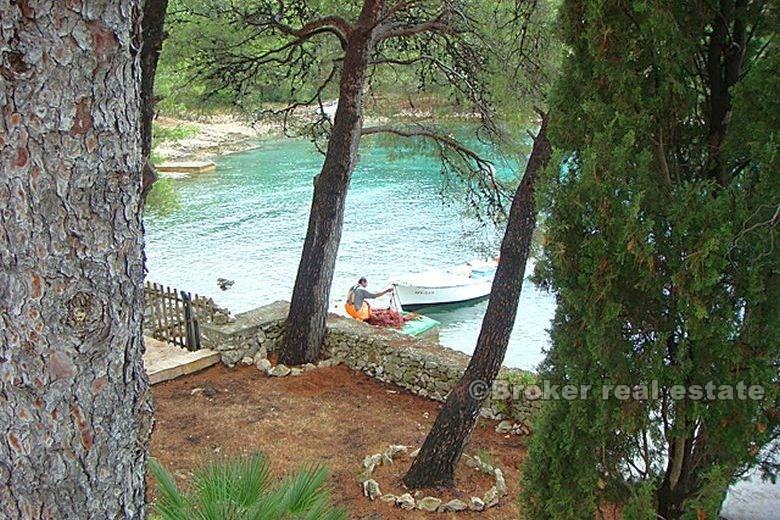 Huset første raden til sjøen