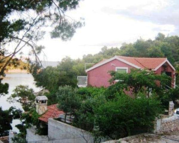 House first row to the sea