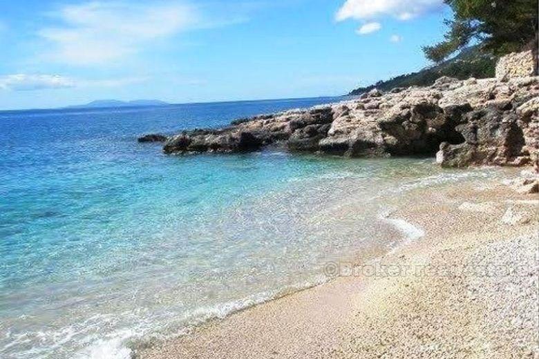 House first row to the sea, for sale