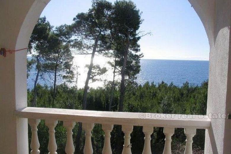 Hus första raden mot havet, till försäljning