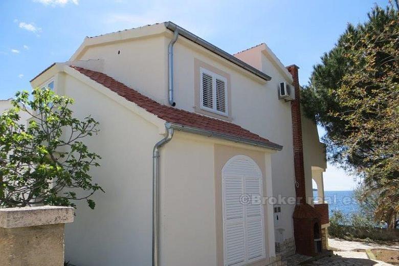 House in the first row to the sea, for sale