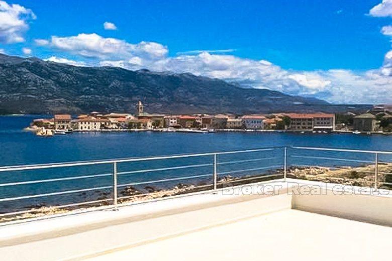 Appartements de luxe, première rangée à la mer