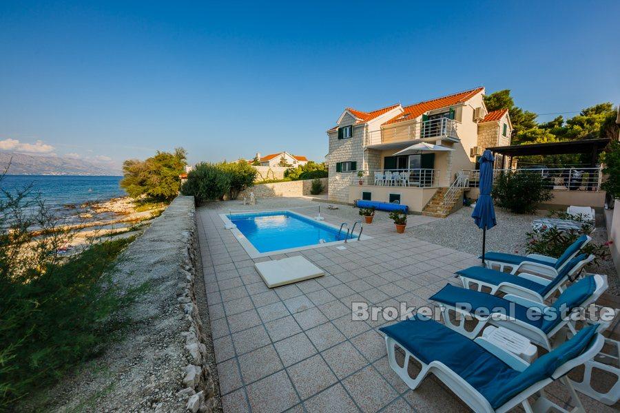 Villa con piscina, in vendita