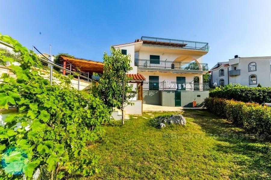 House with swimming pool