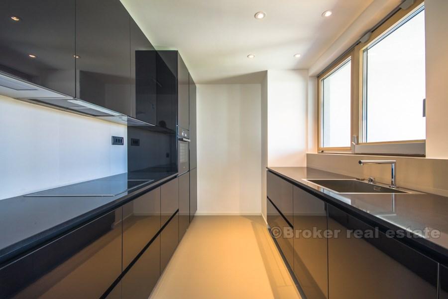 Lyxig två-rumslägenhet, till salu