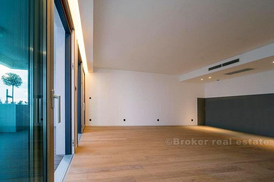 Luxury three bedroom apartment, for sale