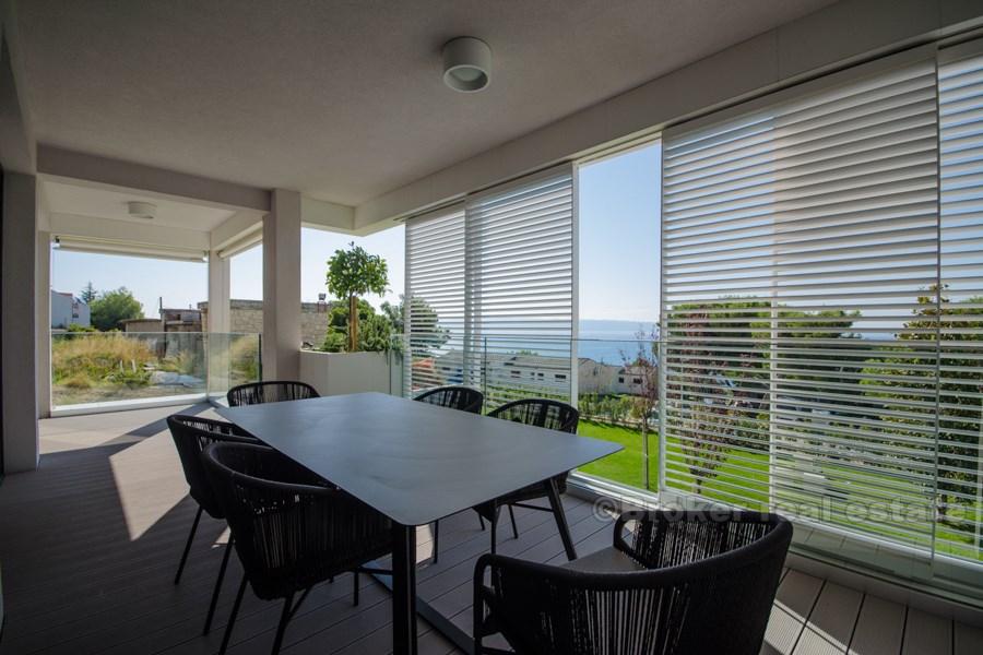 Appartement de luxe à trois chambres, à vendre