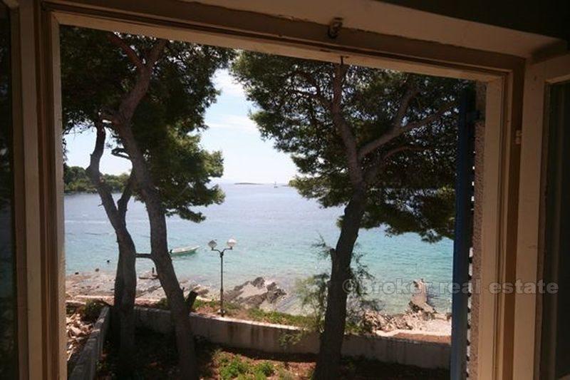 Casa indipendente in riva al mare