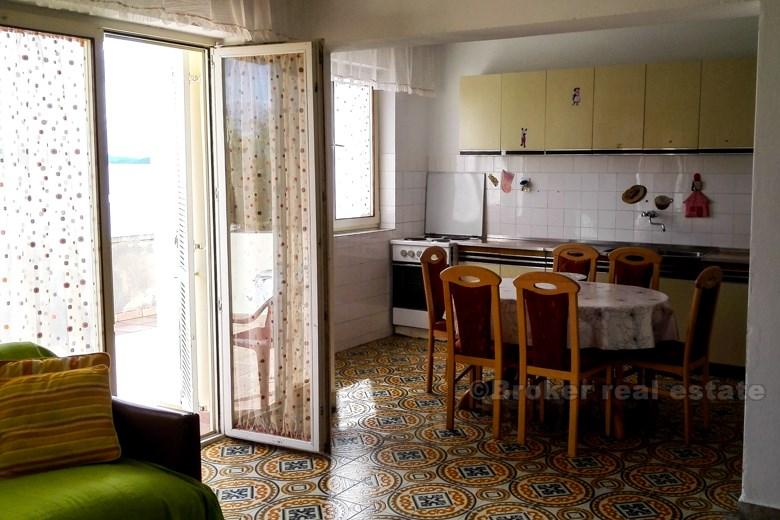 Maison à côté de la mer, à vendre