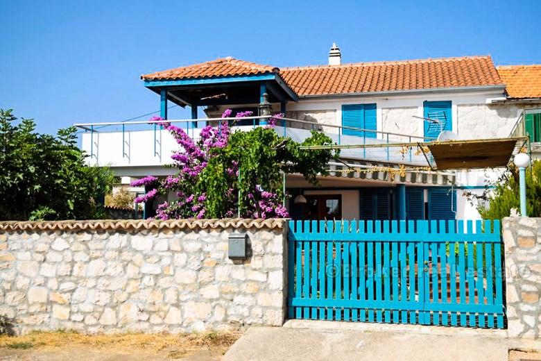Detached house overlooking the sea, for sale