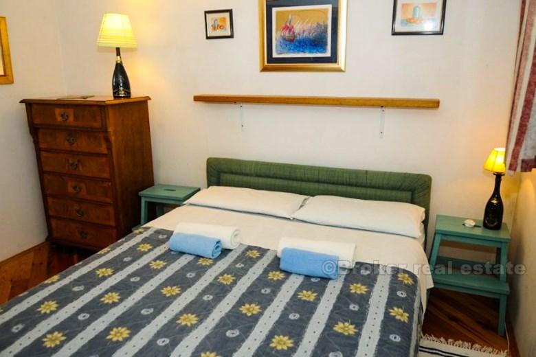 Fristående hus med utsikt över havet, till salu