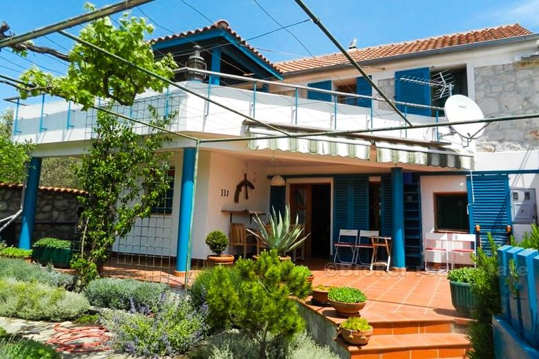 Fristående hus med utsikt över havet, till salu