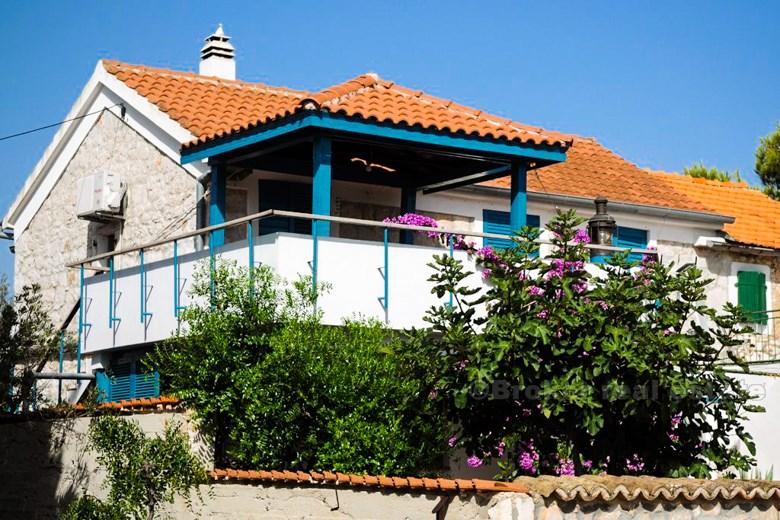 Fristående hus med utsikt över havet, till salu