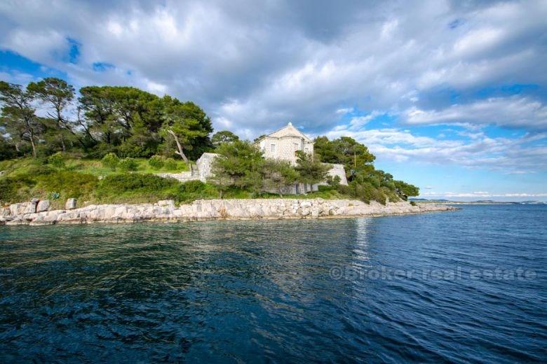 Hrvatska nekretnika, stari kameni dvorac na prodaju