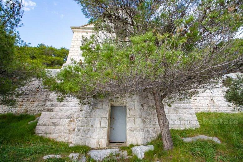Hrvatska nekretnika, stari kameni dvorac na prodaju