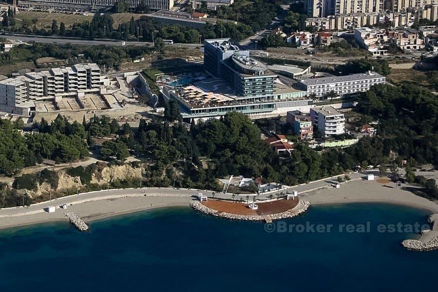Građevinsko zemljište sa pogledom na more, u blizini plaže, na prodaju