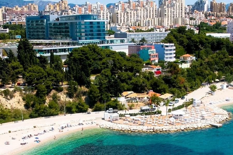 Građevinsko zemljište sa panoramskim pogledom na more, na prodaju
