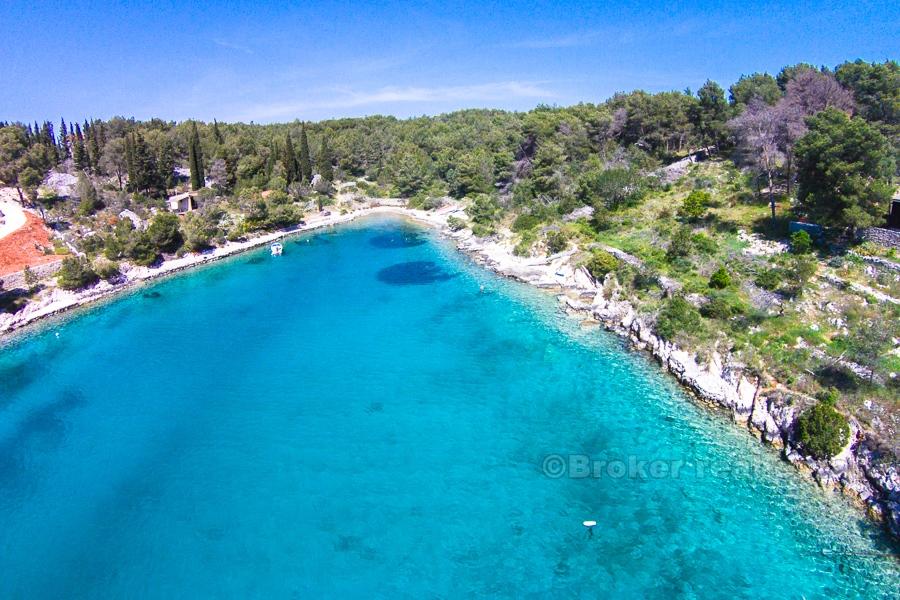 Prvi red do mora, kuća sa zemljištem, na prodaju