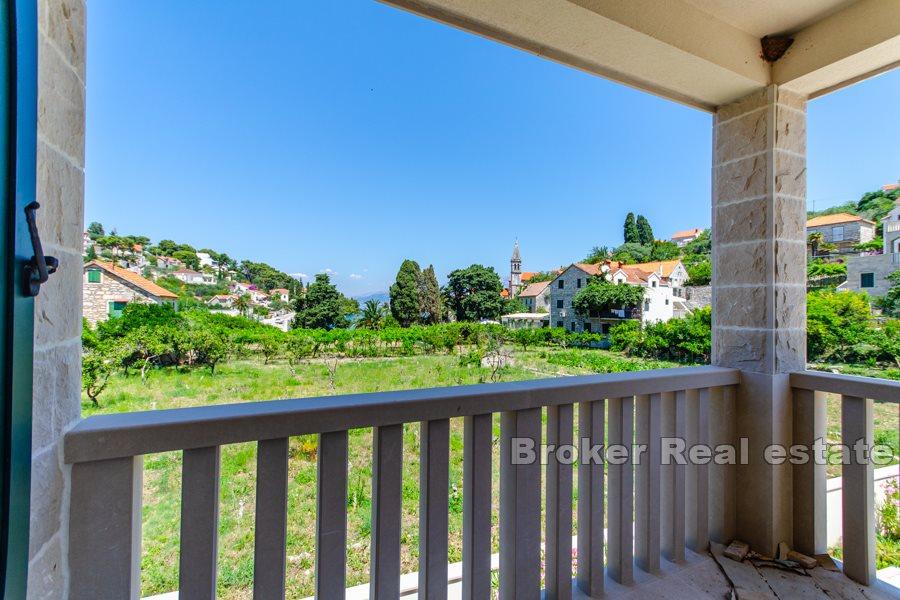 Apartment house with sea view