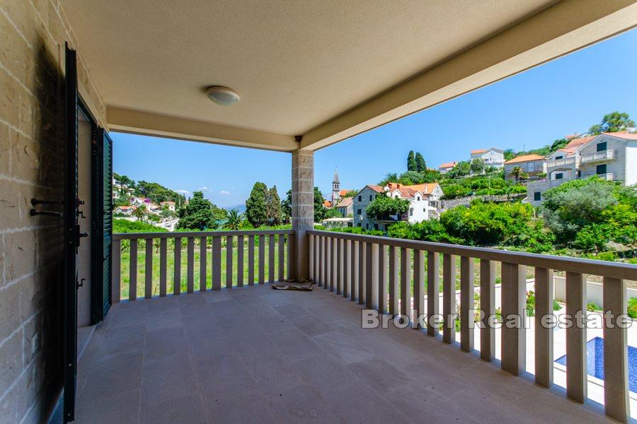 Жилой дом с видом на море