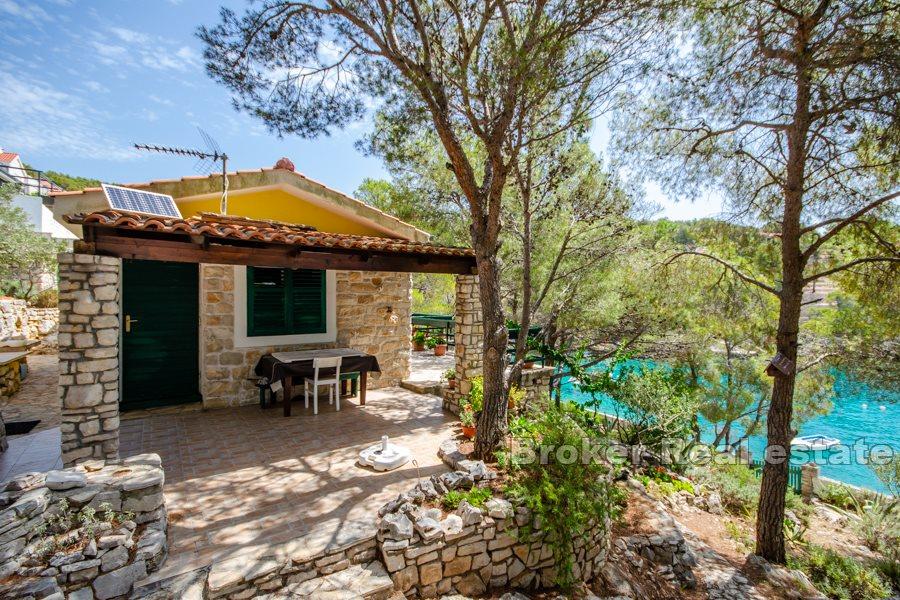 House by the sea in a top location