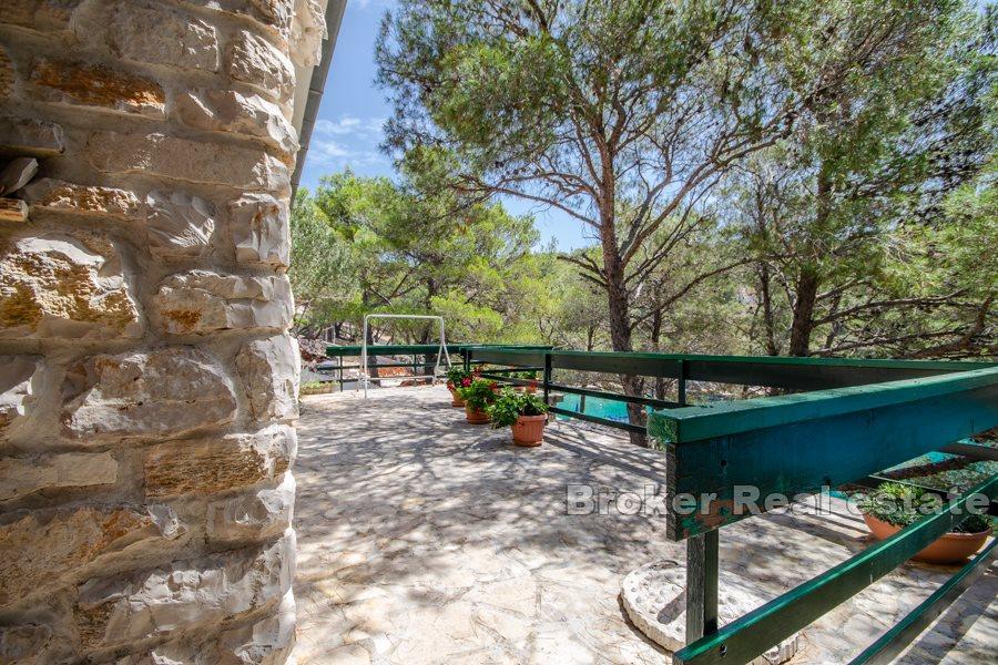 House by the sea in a top location