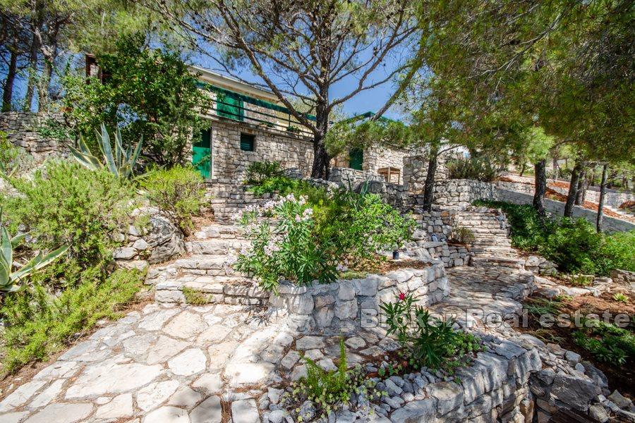 House by the sea in a top location