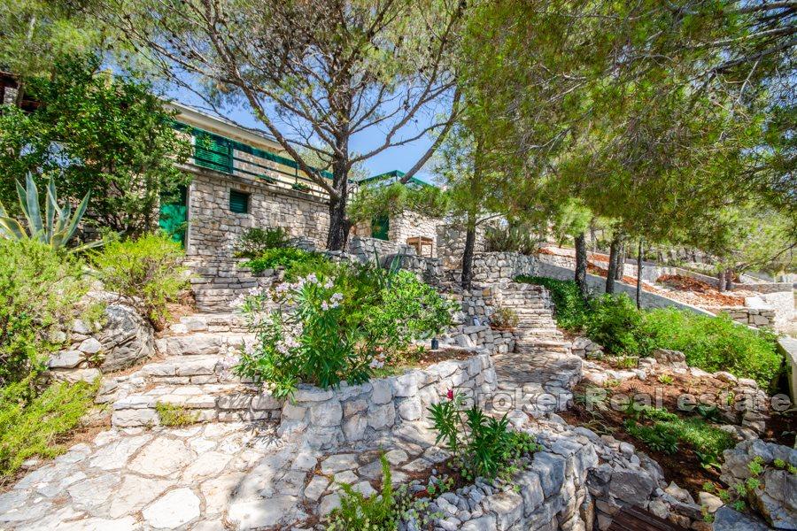 House by the sea in a top location