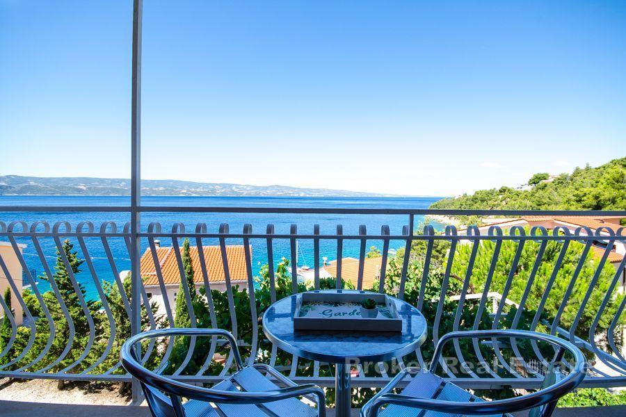 Mehrfamilienhaus mit offenem Meerblick