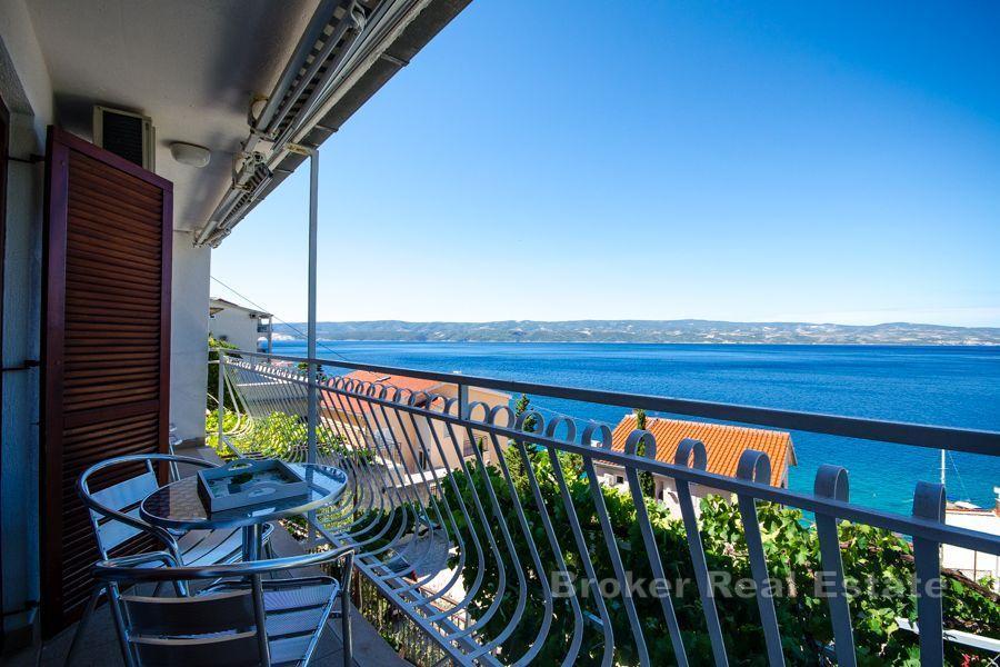 Leilighetshus med åpen havutsikt