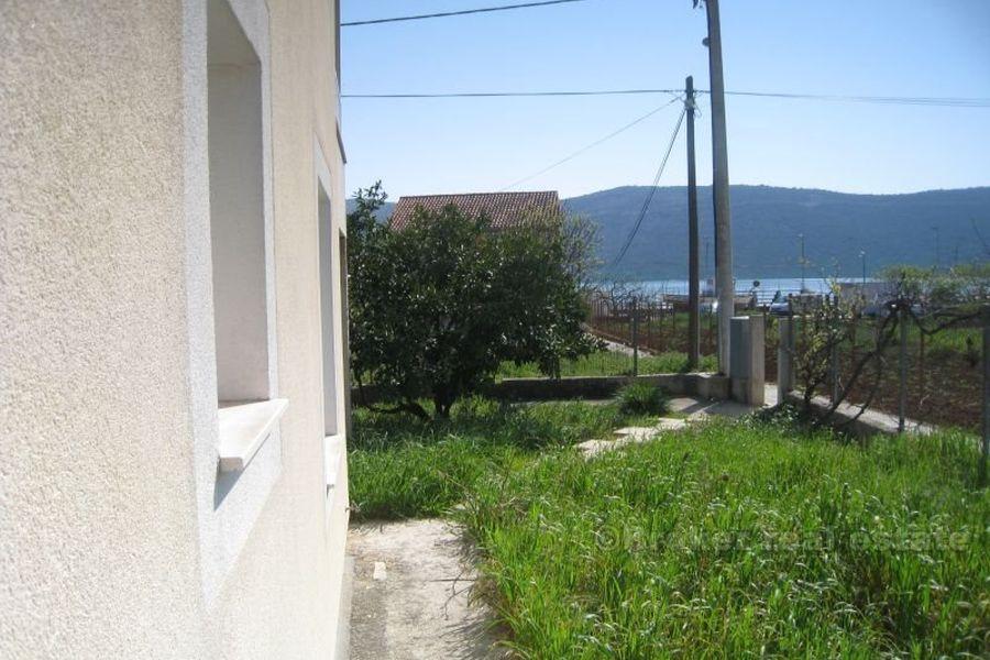 Hus på 3 etasjer med havutsikt, til salgs