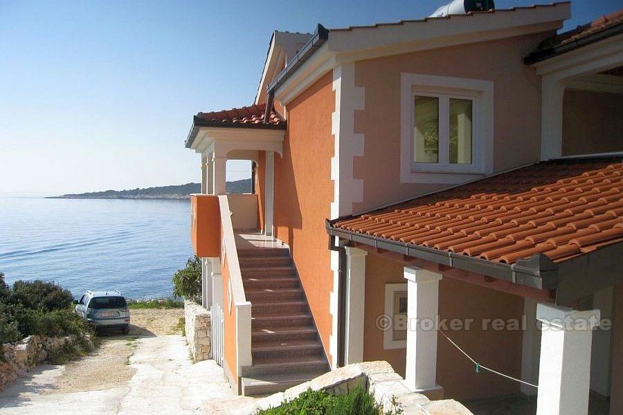 House on two floors, first row to the sea, for sale