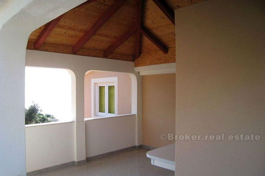 House on two floors, first row to the sea, for sale