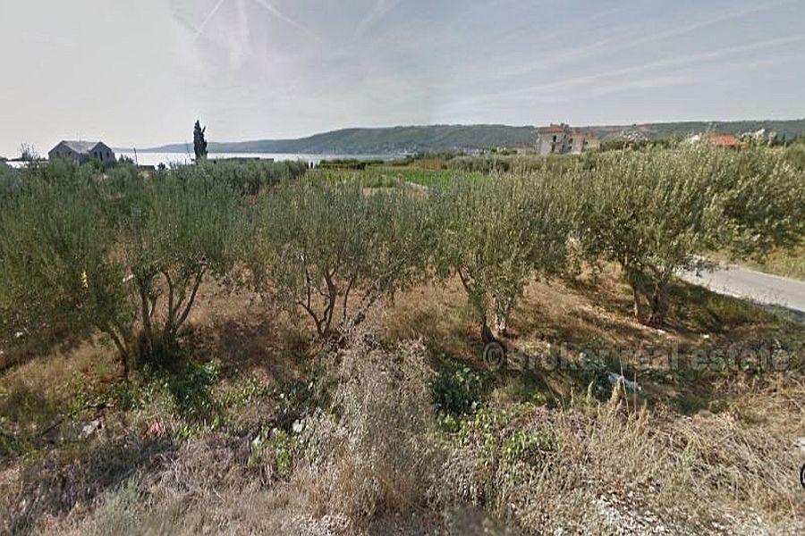 Land plot of 4175 m2, by the sea, for sale